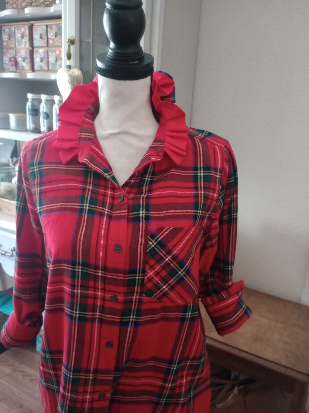 Red Plaid Ruffled Collar Tie-Front Shirt - Picture 2 of 11